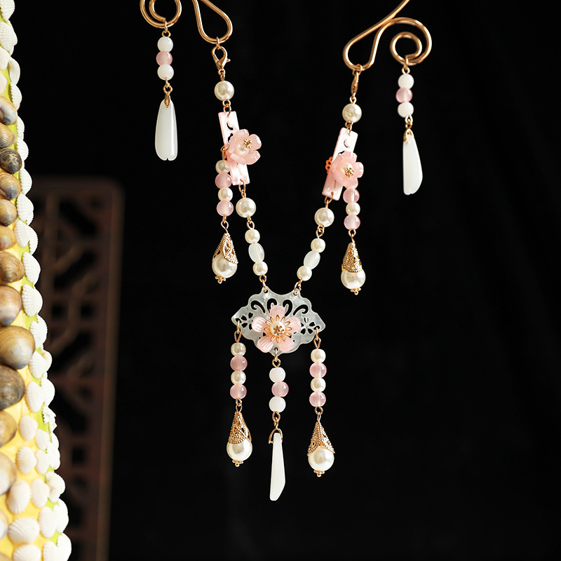 In stock: Ancient style necklaces, Ming-style Hanfu accessories, tassel pendants, ancient costume jewelry, and retro accessories for girls Application Scenario