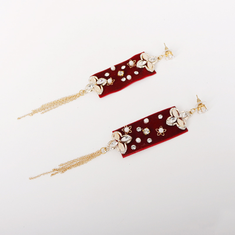 New wine red tassel earrings, alloy inlaid with artificial gemstones, ethereal wedding bride's head decoration Item Picture