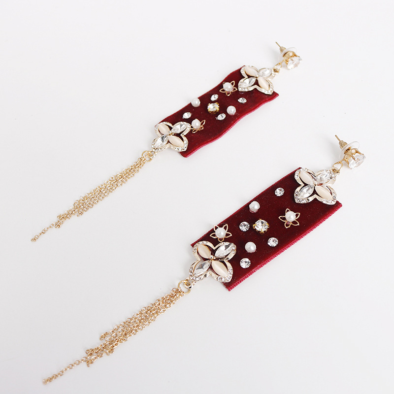 New wine red tassel earrings, alloy inlaid with artificial gemstones, ethereal wedding bride's head decoration