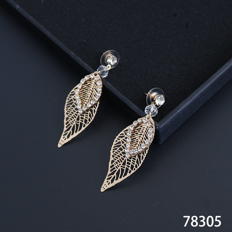 Golden leaf hollowed-out earrings, feminine charm, Korean personality, long earrings, Korean-style princess wedding headband accessories Specification image