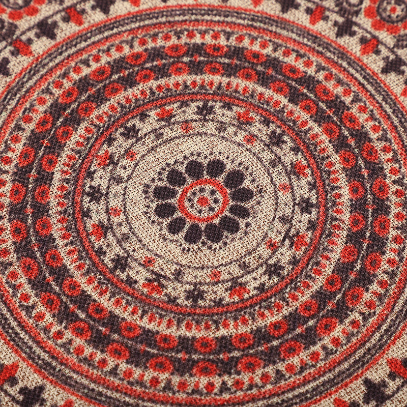 كما ان السجاد المطاطي الطبيعي الموجود في المطبخ الصيفي يعود الى بساط الحمام في شرفة الرياح البوهيمية details Picture