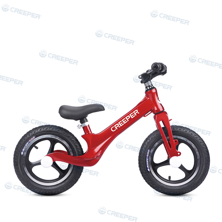 Children 's all-aluminum balance bike, 12-inch scooter, pedal bicycle, 1-3-6- 8-year-old toy scooter, gift Application Scenario