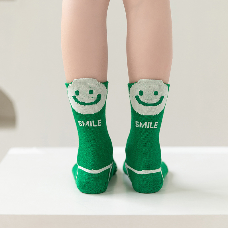 2022 Children's Socks Autumn and winter combed cotton green mid-calf socks Breathable smiling baby socks one-piece consignment Specification image
