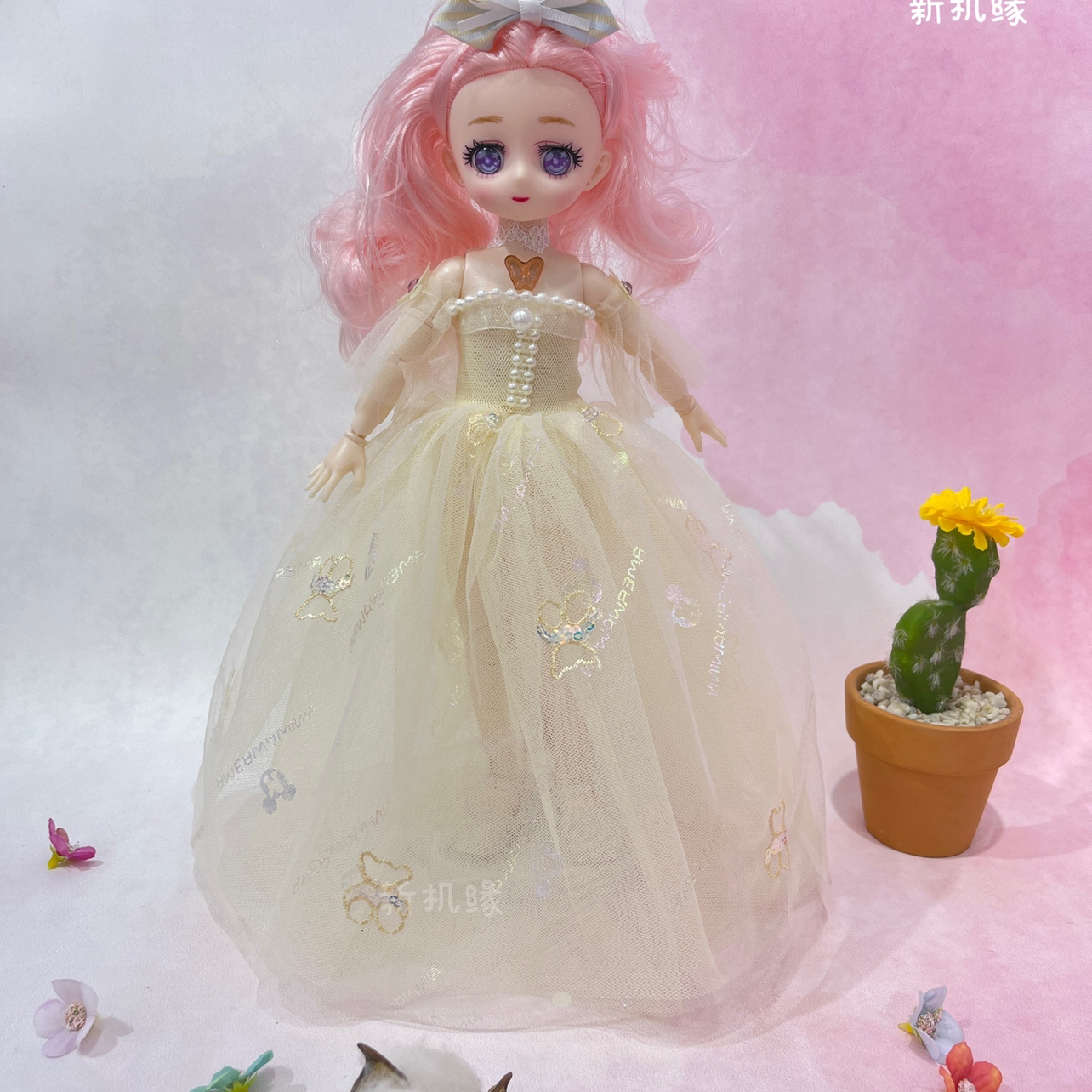 12-inch fashionable Barbie doll, 30cm singing keychain, detachable and changeable pants, hat, backpack girl doll Item Picture
