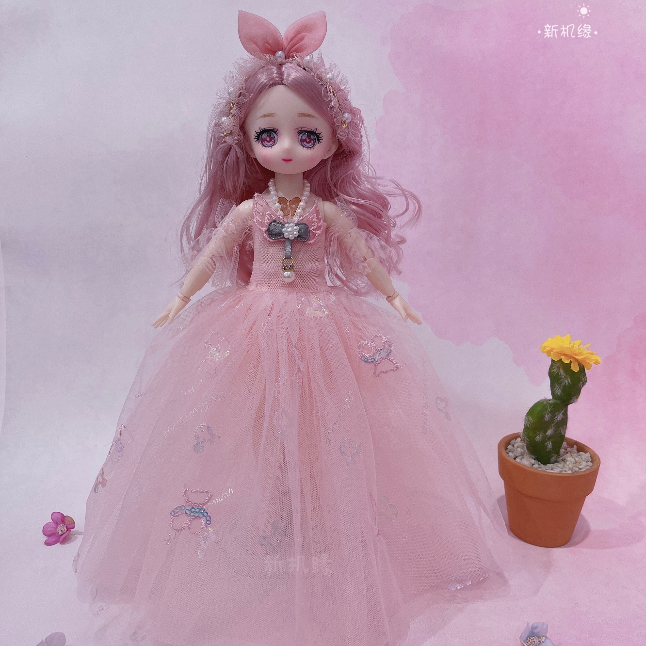 12-inch fashionable Barbie doll, 30cm singing keychain, detachable and changeable pants, hat, backpack girl doll Application Scenario