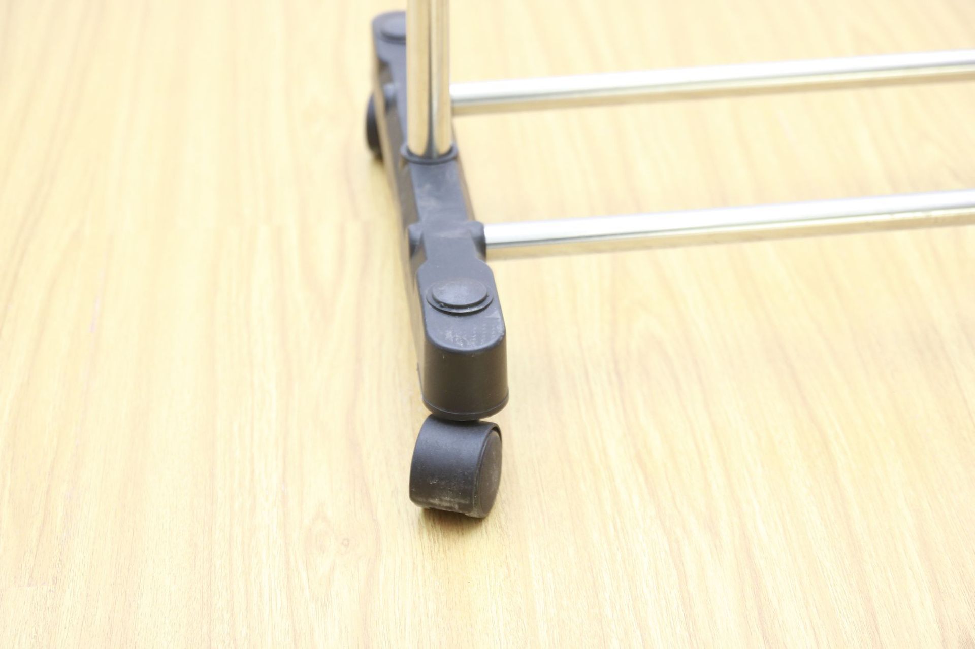 Classic and simple stainless steel single and double pole single and double layer floor-standing clothes drying rack, indoor and outdoor balcony floor-standing clothes drying rack details Picture