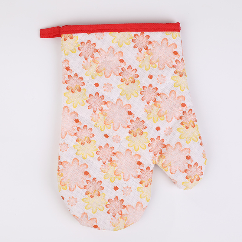 Foreign Trade Non-Woven Microwave Oven Gloves Baking High Temperature Oven Gloves Heat Insulation Non-Slip Gloves Application Scenario