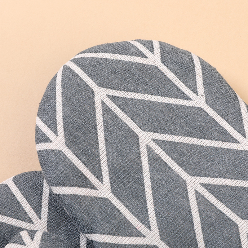 Foreign Trade Thick Microwave Oven Heat Proof Gloves Kitchen Baking Tools Oven Heat Proof Gloves Application Scenario