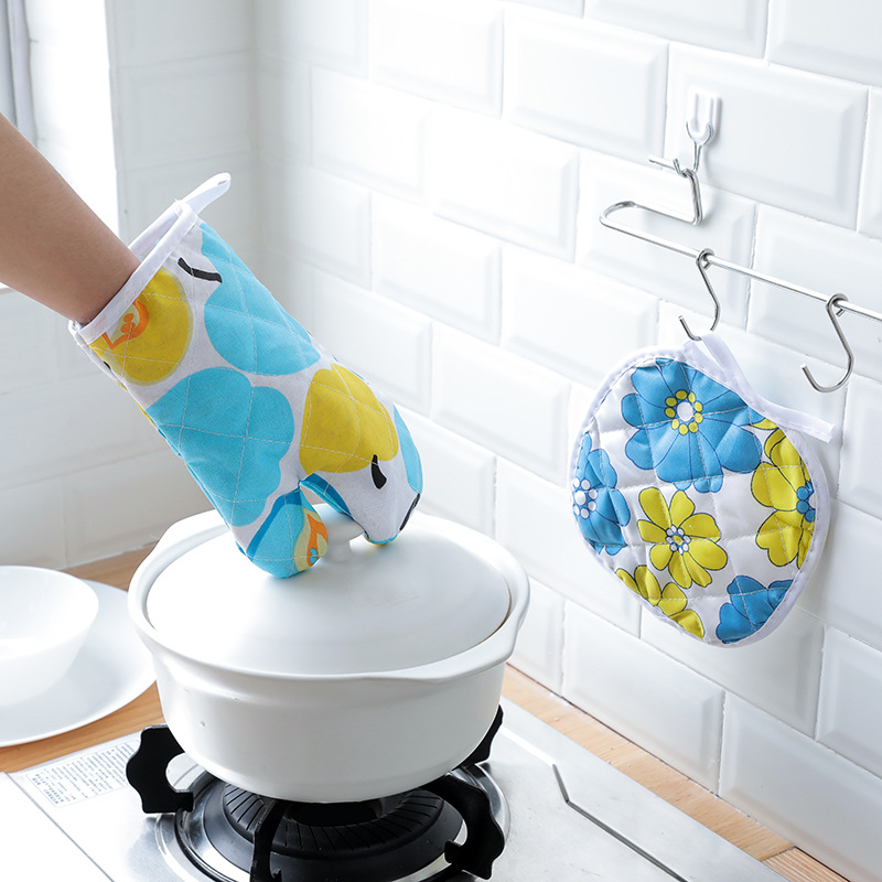 Foreign Trade Thickened Microwave Oven Heat Insulation Gloves Two Sets Of High Temperature Resistance With Two Sets Of Velvet Insulation Pad Item Picture