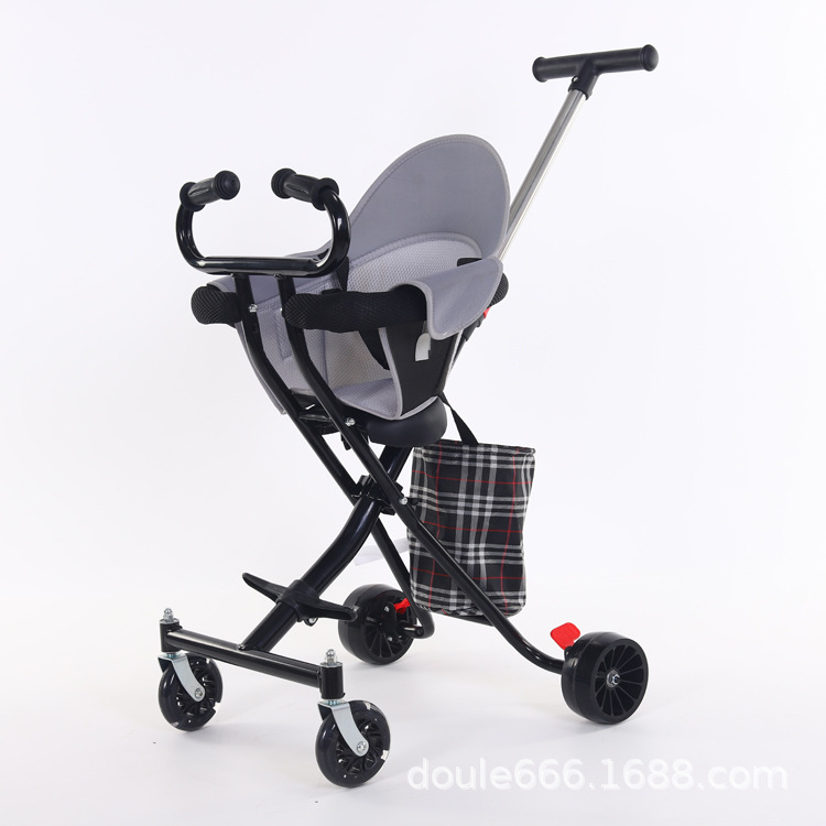 婴儿推车实物图