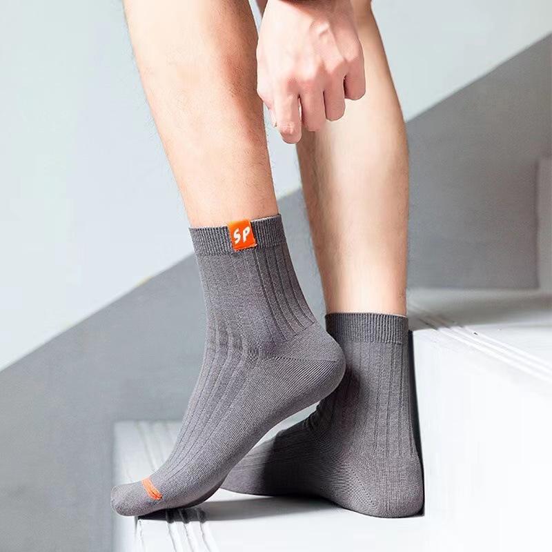 High-quality socks, men's mid-calf socks, men's cotton socks, business all-season socks, autumn and winter thin, breathable, sweat-absorbing, deodorizing sports socks Application Scenario