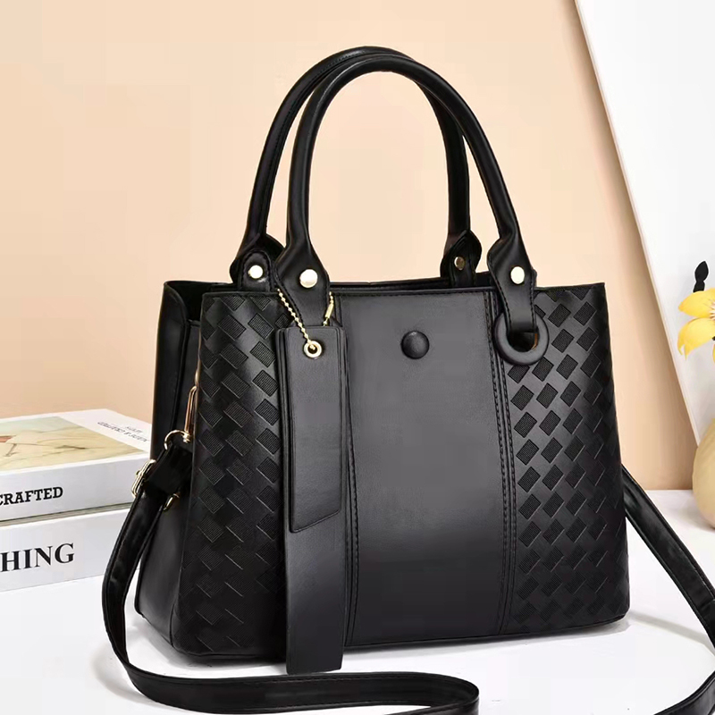 男士手提包实物图