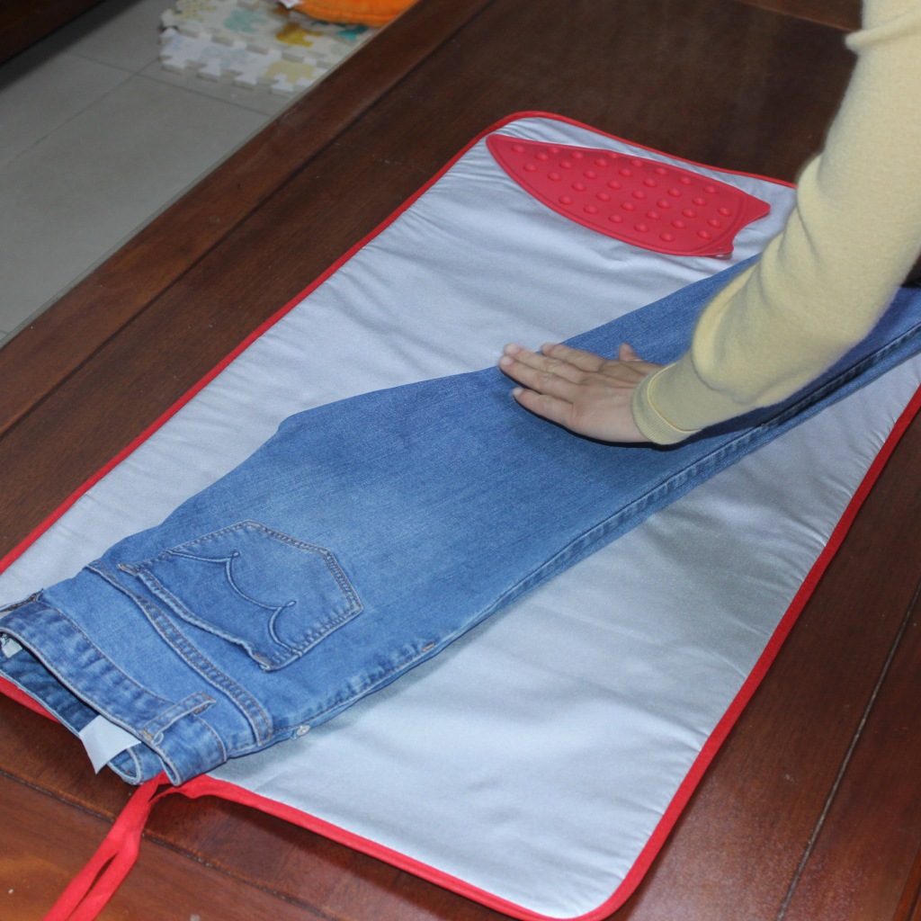 【LOVELY HOME】【 Chi Jia 】 Clothing Ironing Pad Silicone Ironing Pad All-Cotton Silver-coated High-temperature Resistant Ironing Pad Foldable Portable Ironing pad Home Ironing pad Application Scenario