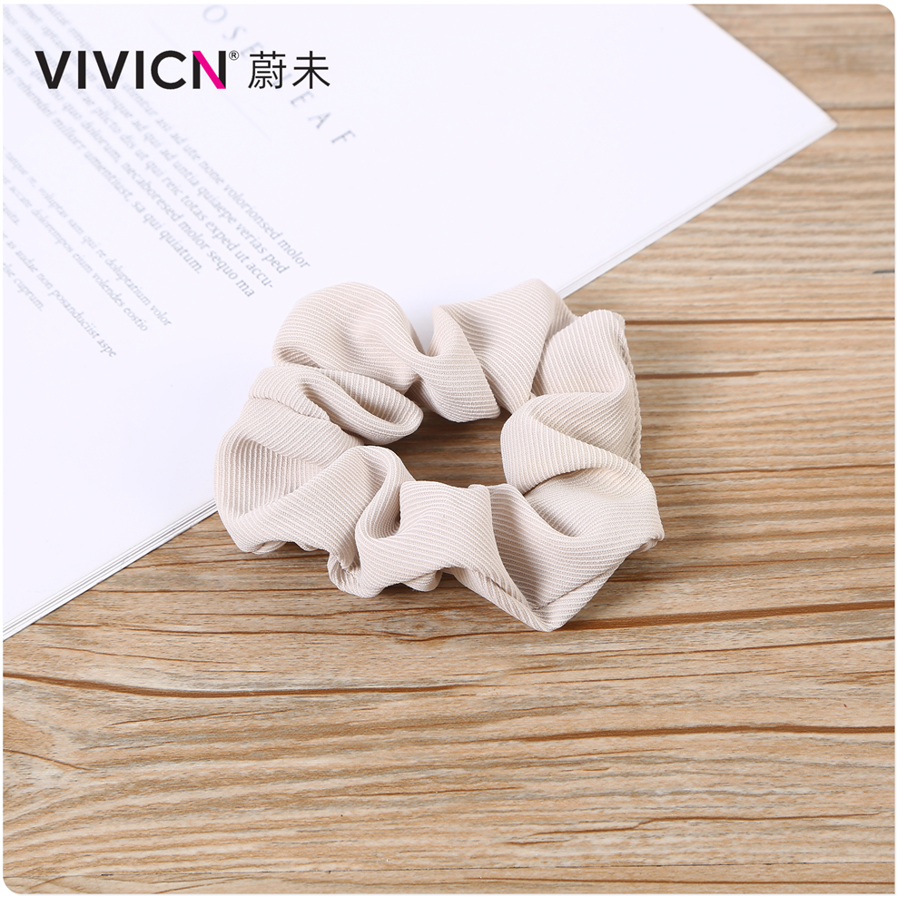 【 Wei Wei 】 Solid-color pig intestine hair band for women, simple and retro, trendy and cute hair accessory for young girls Application Scenario