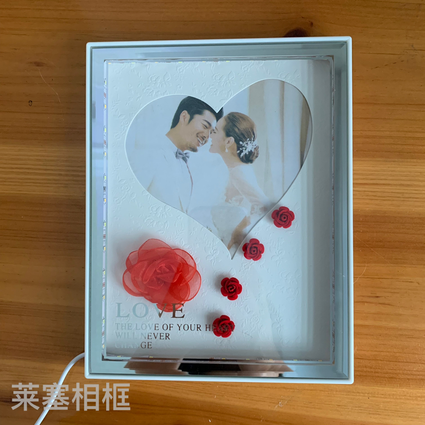 Red heart-shaped led light creative decorative items for home decoration, living room and bedroom handicrafts, photos, glass light frame details Picture