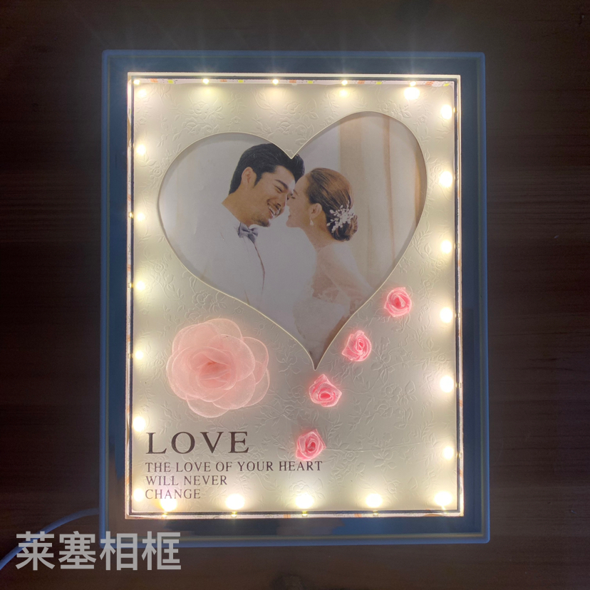 Heart-shaped led light creative decorative items for home decoration, living room and bedroom handicrafts, photos, glass light frame details Picture