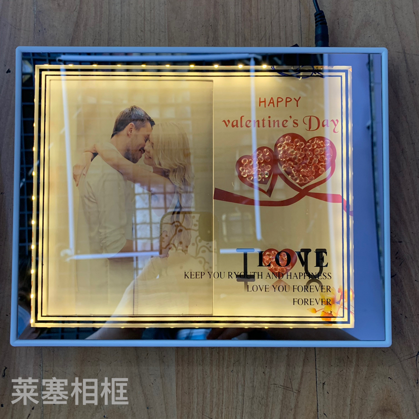 Heart-shaped mirror led creative decorative items, home decoration handicrafts, photo mirrors, photo frames details Picture