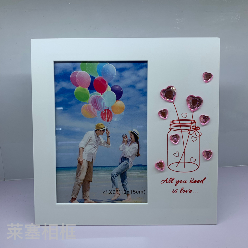 White hollowed-out creative decorative items for home decoration, living room and bedroom handicrafts, plastic photo frames Specification image