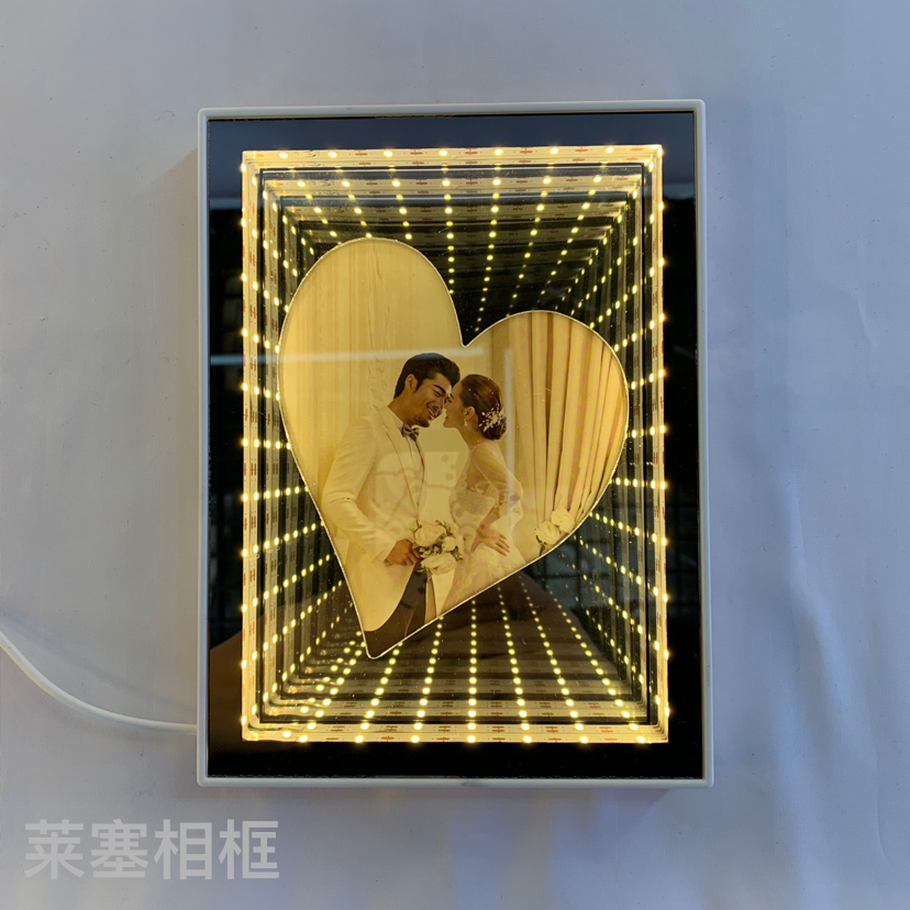 Creative 3D coated LED lights for loving couples, home decoration, living room and bedroom handicrafts, mirrors and photo frames Item Picture