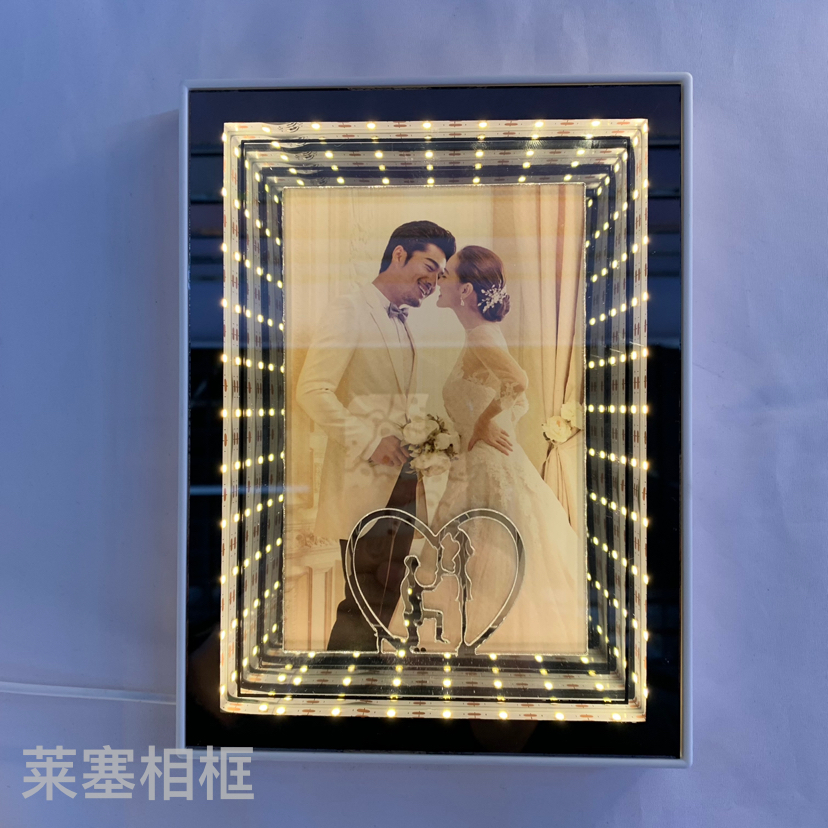 Creative 3D coated LED lights for loving couples, home decoration, living room and bedroom handicrafts, mirrors and photo frames