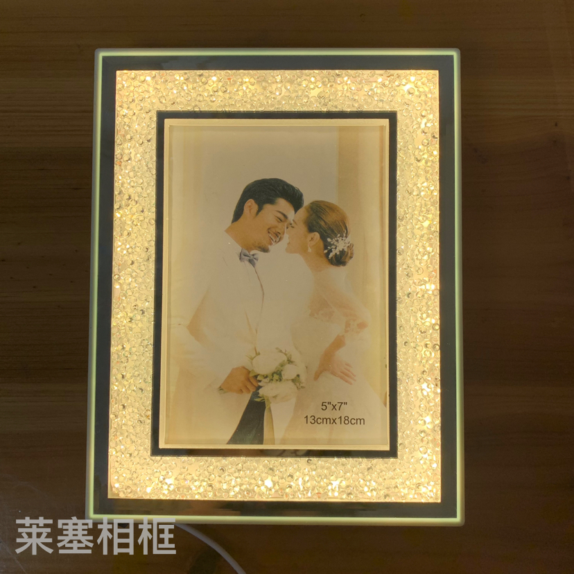 Double silver edge rhinestone LED light, USB interface, creative decorative item, home decoration handicraft, living room, bedroom, photo frame details Picture