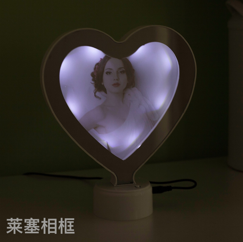 Heart-shaped Led lamp, plug-in battery, dual-purpose creative decorative item, home decoration, living room and bedroom handicrafts, plastic magic mirror details Picture