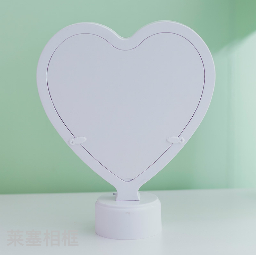 Heart-shaped Led lamp, plug-in battery, dual-purpose creative decorative item, home decoration, living room and bedroom handicrafts, plastic magic mirror Specification image