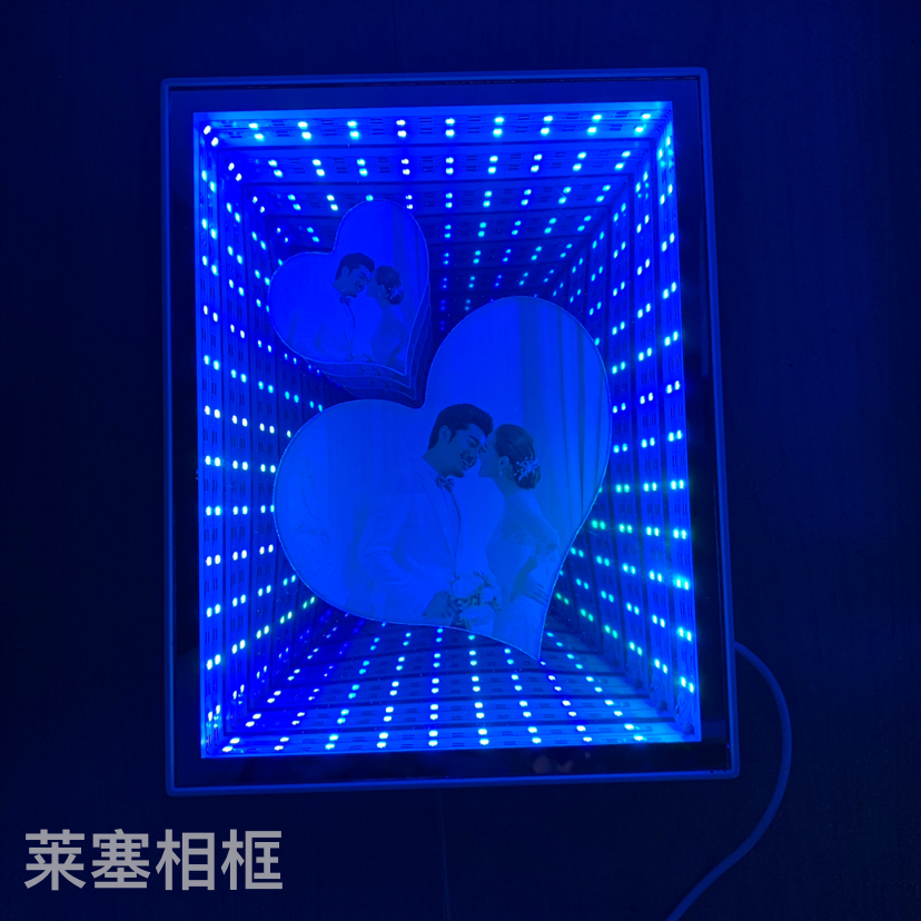 Seven-color 3D coated double-core LED lights, USB interface creative decorative items, home decoration handicrafts, bedside lamps, photo frames Application Scenario