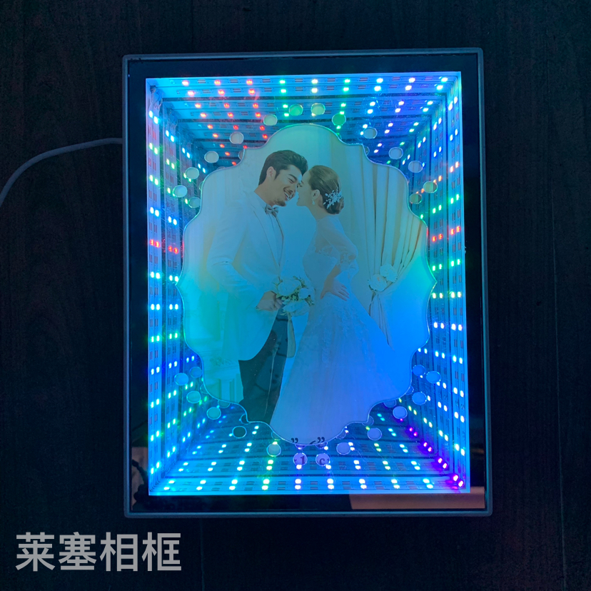 3D coated seven-color Led lights, USB interface creative decorative items, home desk lamps, multi-functional photo frames with lights Application Scenario