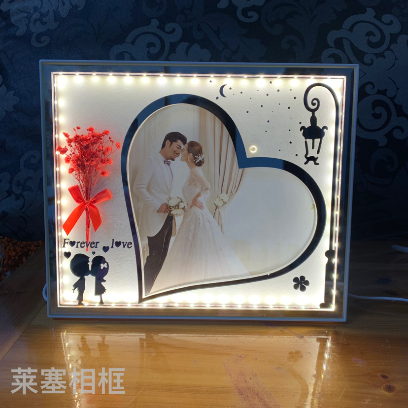 Red flower-shaped heart-shaped LED lamp, USB interface creative decorative item, home decoration handicraft, light photo frame