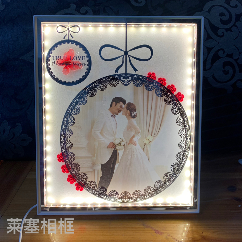 Butterfly-shaped round LED lamp, USB interface, creative decorative item, home decoration handicraft, bedroom bedside lamp, photo frame Application Scenario