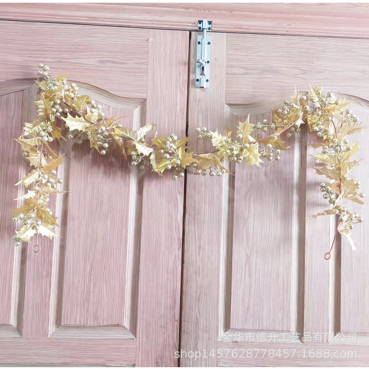 Desheng Factory supplies hotel and shopping mall scene decoration, Christmas hanging ornaments, golden fruit and golden leaf bracelets, and DIY rattan strips Item Picture