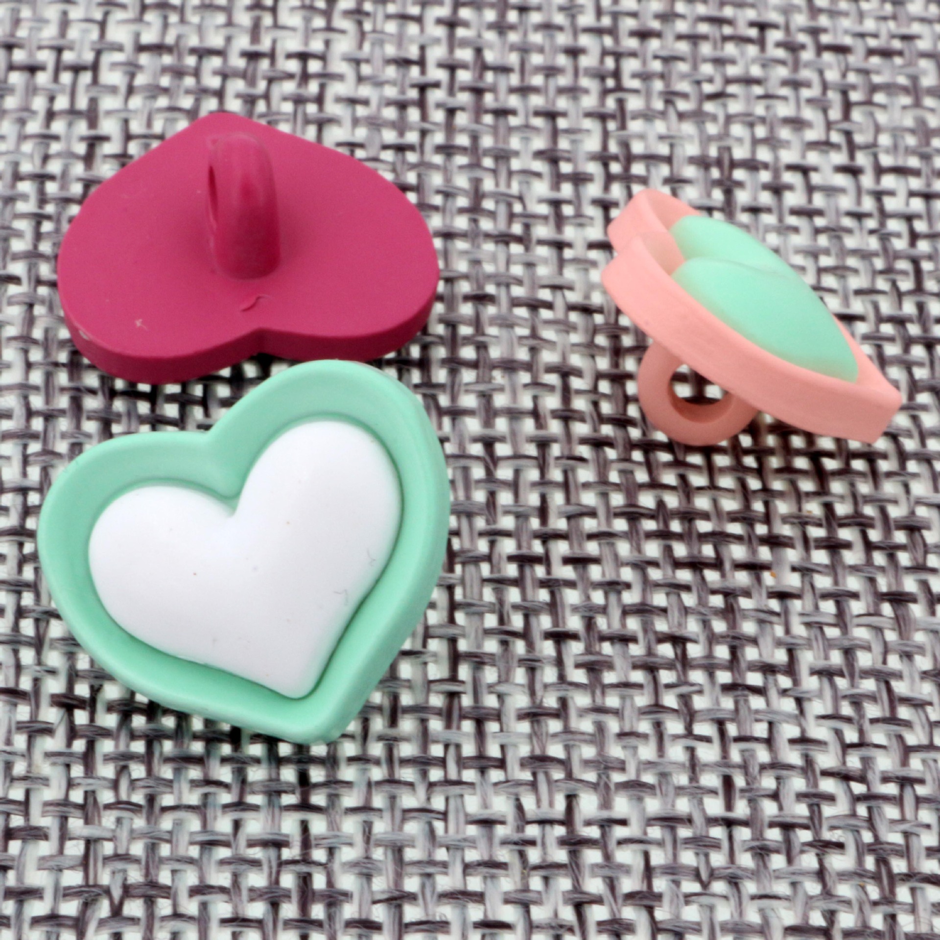 Cartoon semi-matte color peach heart clothing headgear accessories children adult plastic high button wholesale details Picture