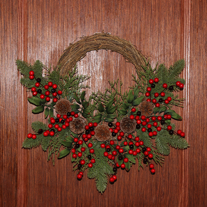 Desheng 2021 Cross-border E-commerce Manufacturer supplies Christmas decorative hanging ornaments, pinecone red vine decorative wreaths details Picture