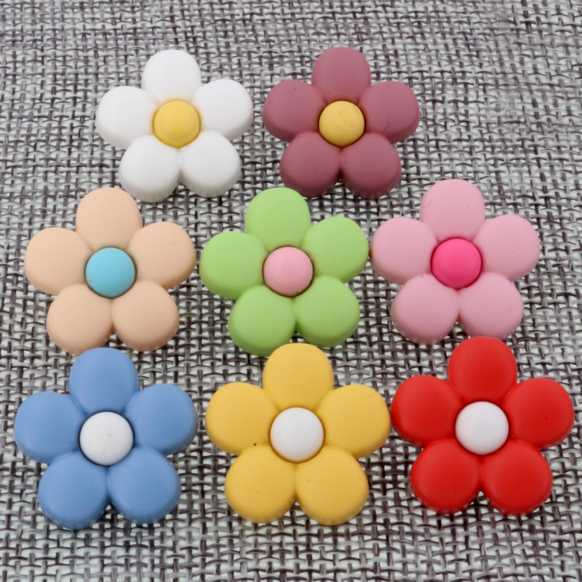 Colorful cute cartoon flower shaped plastic clothing accessories children's high buttons wholesale full figure