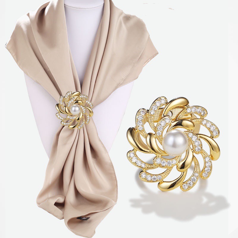 Pearl brooch, brooch flower pin, 2023 new trendy silk scarf buckle, high-end dual-purpose luxurious women's dress corner buckle