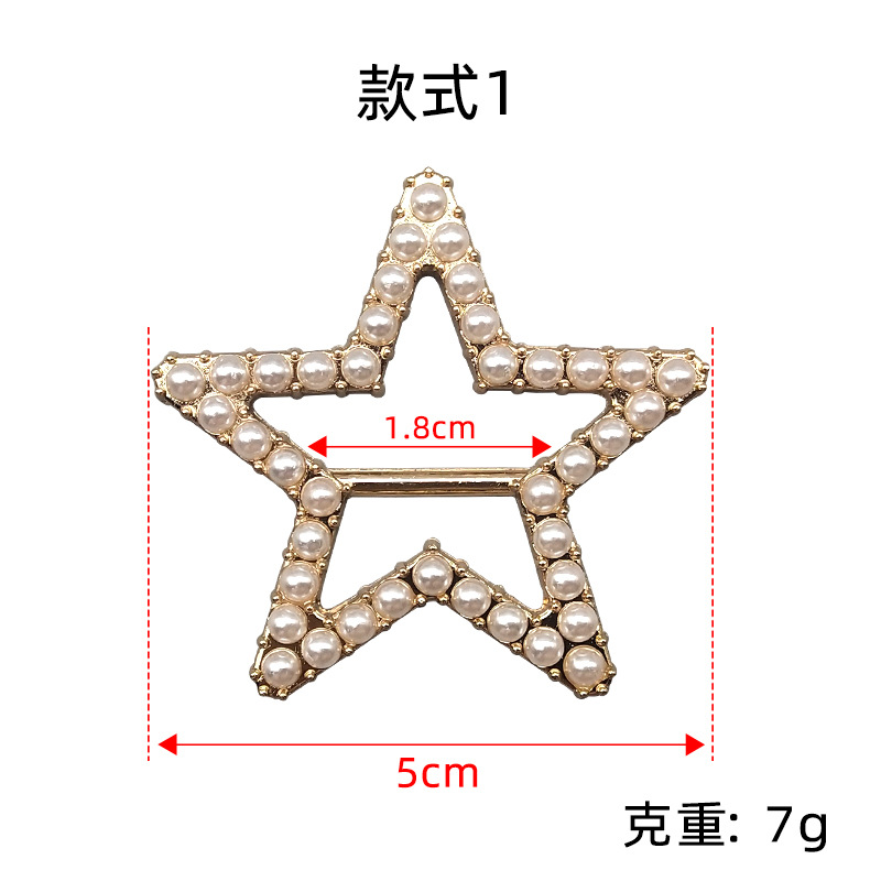 High-end zinc alloy waist-cinched silk scarf clothes with knotted hem, round button rings and diamond-encrusted pearl buttons Application Scenario