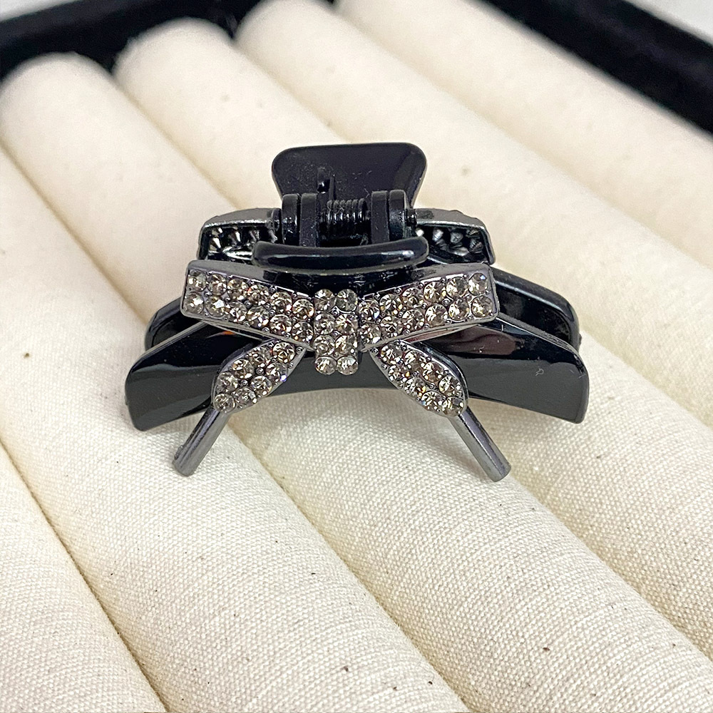 High-end camellia semi-tied hair clips for women, a niche hair accessory with diamonds, simple and elegant style, small grappling clips, less hair volume, shark clips pic 39