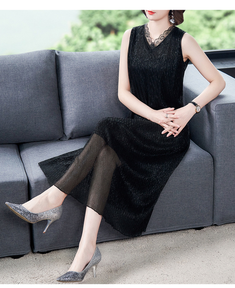 蕾丝连衣裙夏2024夏季新款女装韩版小黑裙时尚修身V领无袖连衣裙详情11