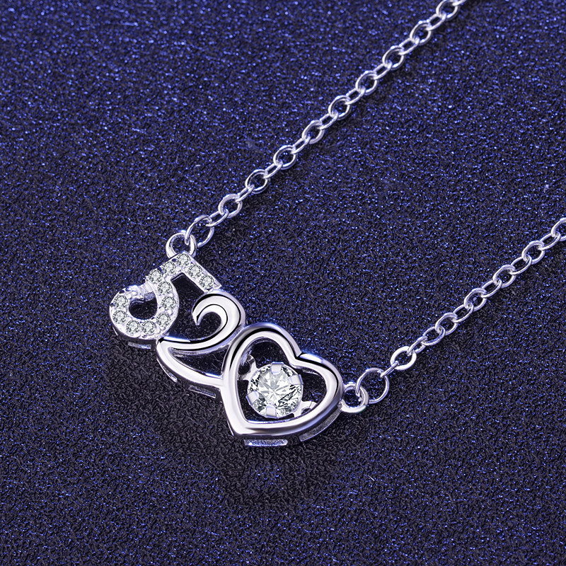 A high-quality imitation D-color moissanite four-leaf clover female pendant with eight hearts and eight arrows from a live-streaming product by a popular influencer on Kuaishou and Douyin pic 2