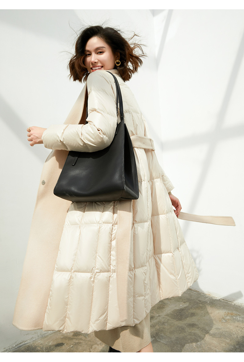 欧品荟设计感女双面呢拼接羽绒大衣外套2022冬季长款白鸭绒羽绒服详情21