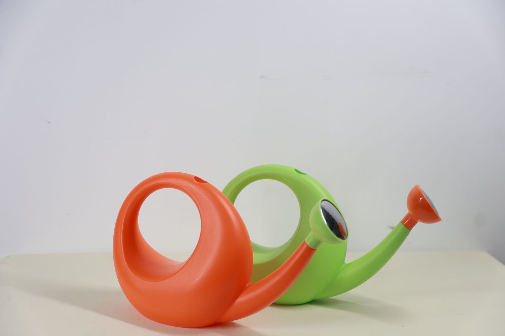 Cartoon watering can for flowers, household flower and vegetable planting, large-capacity long-spout watering can, thickened plastic watering can for gardening pic 2