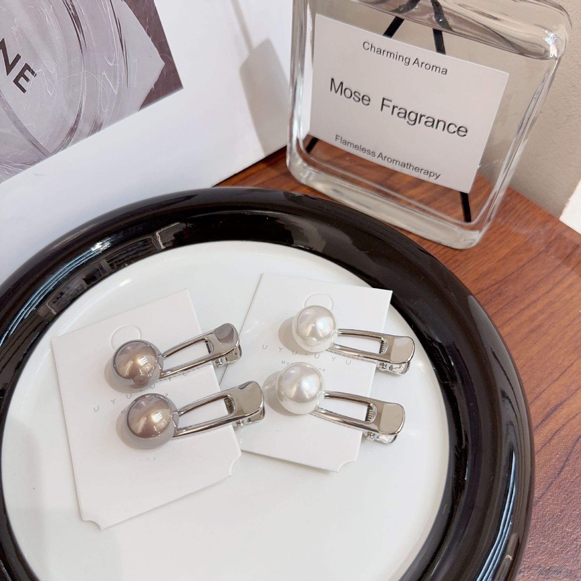 High-gloss pearl InS-style alloy hairpin for Spring 2024, new side bangs princess forehead hairpin pic 16