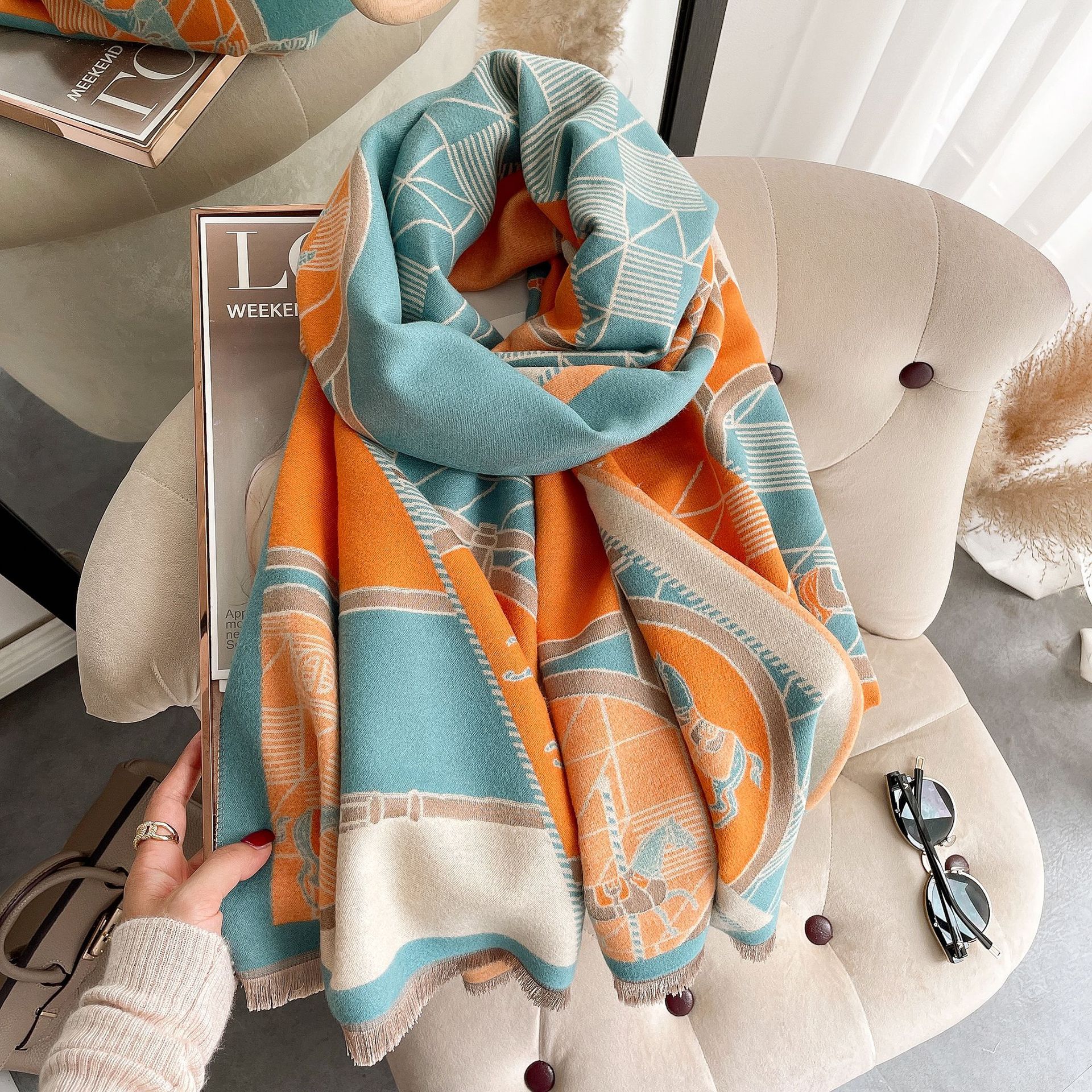 Elegant autumn and winter warmth, short beard tassel, travel outer scarf, imitation cashmere socialite scarf, versatile for women, horse in stock pic 19