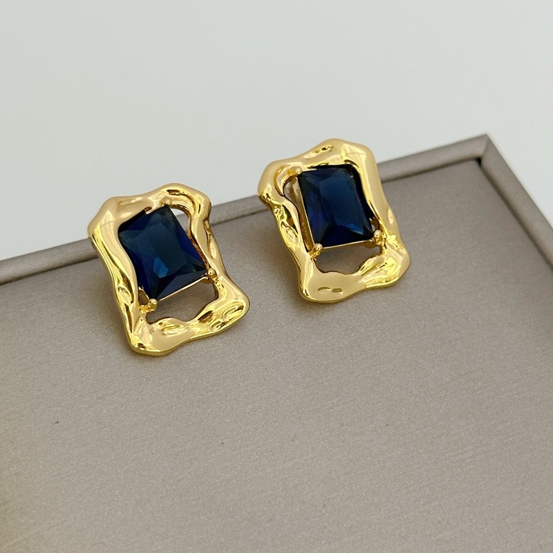 厂家货源高级感长方形镂空彩色锆石镶嵌耳钉饰品现货批发详情4