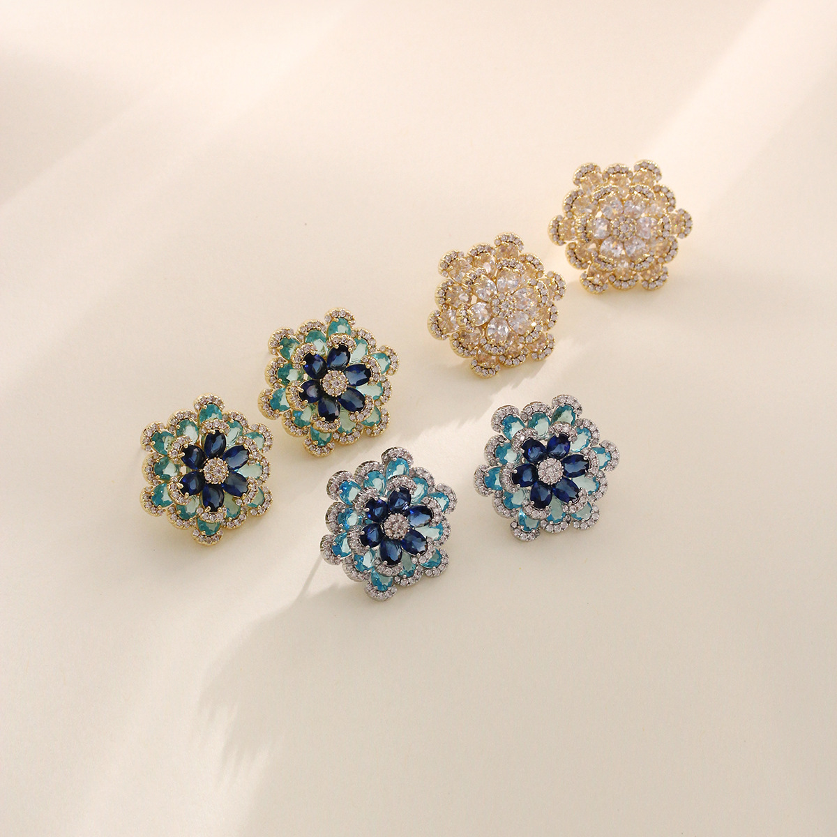 耳钉锆石花朵精致高级轻奢耳饰日常通勤厂家批发纯铜镀金S925针详情9