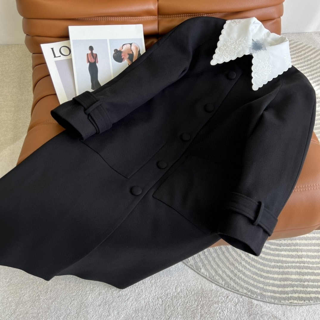 This is a new, retro and elegant black coat with a detachable embroidered collar, featuring a unique design for women from Europe and America pic 3