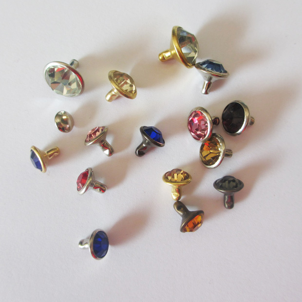 现货管钻撞钉DIY钻钉宠物脖套玻璃A钻皮带铆钉镶钻钮扣彩色详情9
