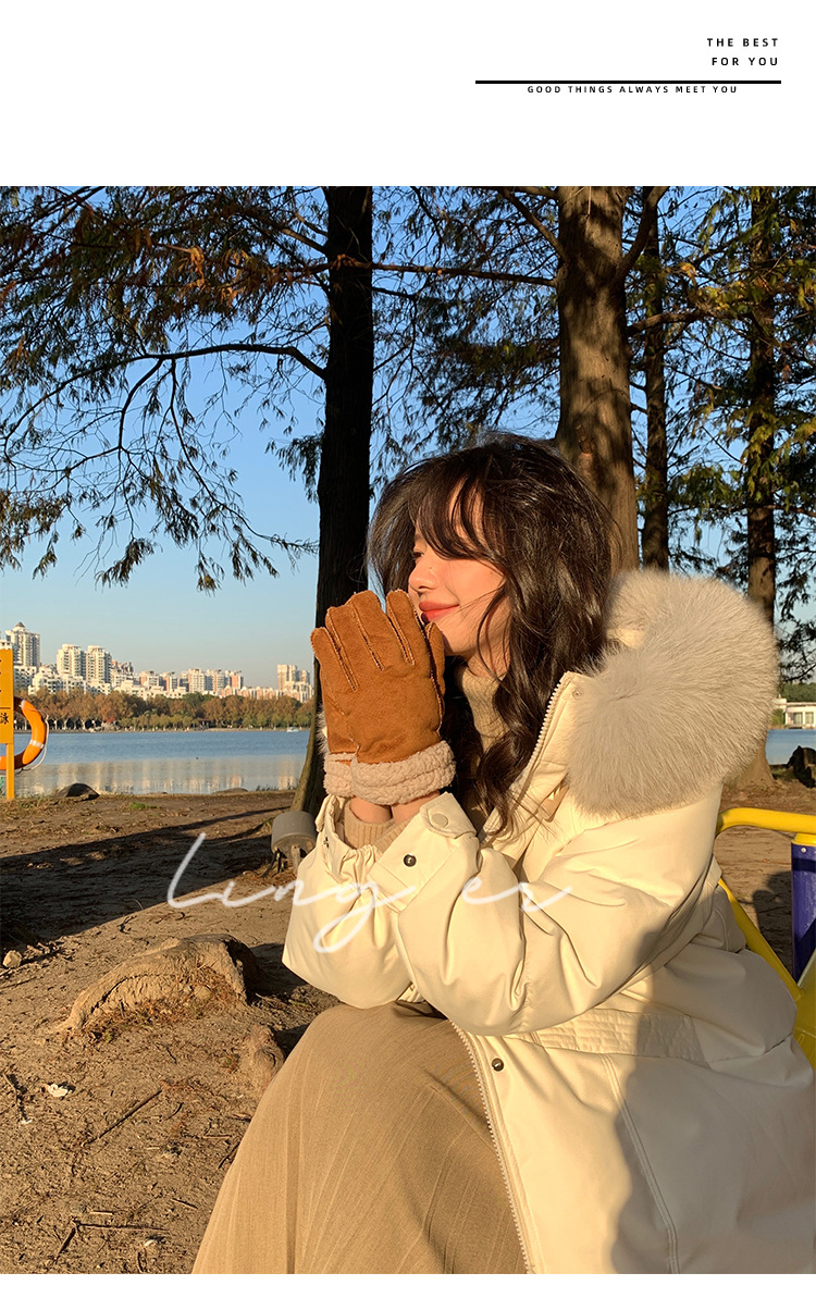 Wholesale of high-end mid-length down jackets for women that reach the knees in 2022, featuring a fashionable design sense and a niche thickened coat pic 25