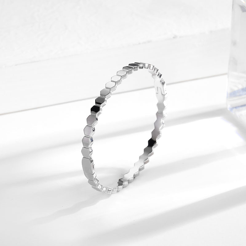 Simple honeycomb titanium steel bracelet, a high-end 18k gold couple bracelet for women, a versatile stainless steel accessory for Internet celebrities pic 4